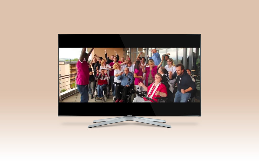 mockup-tv-happypsd-1024x640